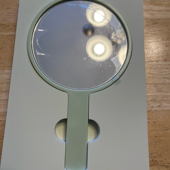 Star Wars The Mandalorian Baby Yoda Colourpop hand mirror - Picture 2 of 2